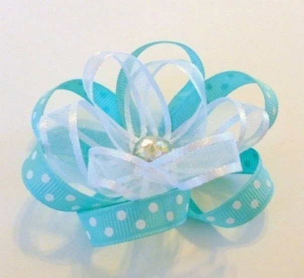 Бантик-цветочек из лент