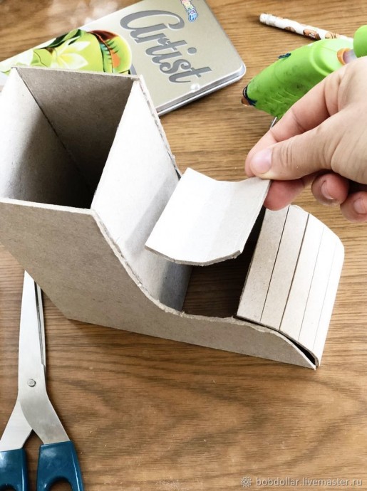 Печка-карандашница из картона Печка-карандашница из картона