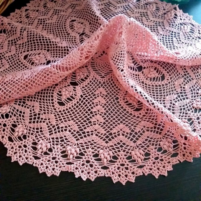 Большая ажурная салфетка