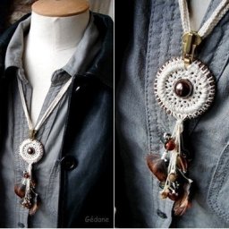 Украшение из металлической молнии