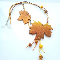 Почти настоящий кленовый лист