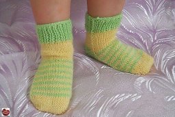 ​Носочки на двух спицах без швов