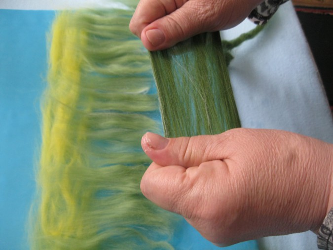 Одуванчики в жёлтых сарафанчиках: шерстяная живопись.