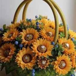 ​Подсолнухи с конфетками