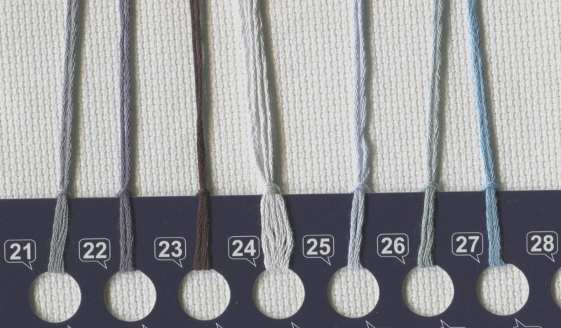 Чайник, специи и птичка: милая вышивка для кухни