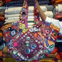 Классическая индийская вышивка шиша: магия зеркал