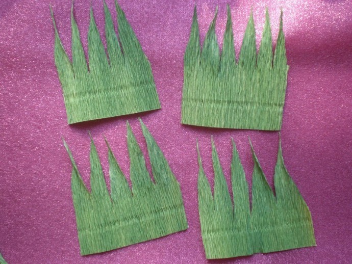 ​Розы в упаковке из полупрозрачных лент