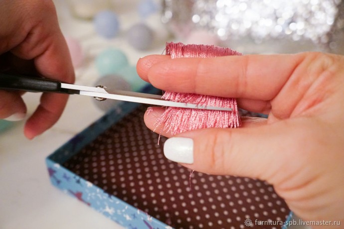 Делаем кисточку из ниток
