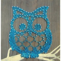 Панно с совушкой из ниток и гвоздей