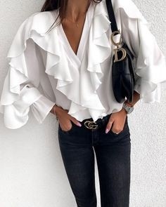 Нарядные блузы с пышными воланами: идеи для швейного вдохновения