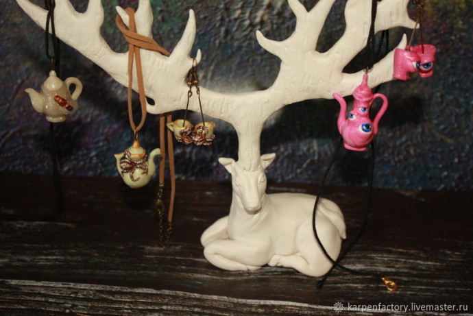 Подставка для украшений в виде оленя