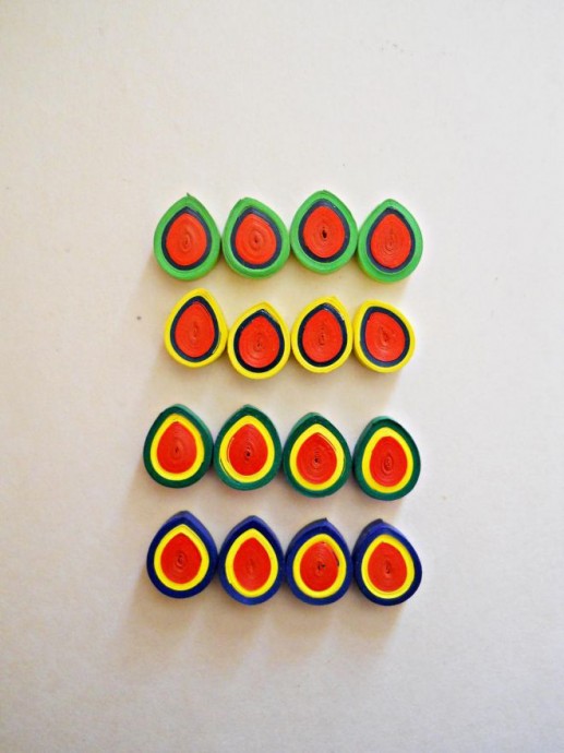 Павлины в технике квиллинг