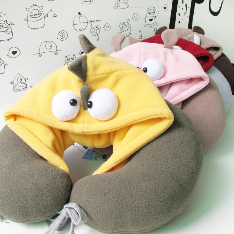 Шьем оригинальные подушки в дорогу