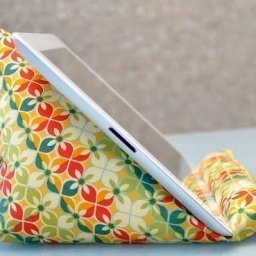 Шьем подставку под планшет или телефон