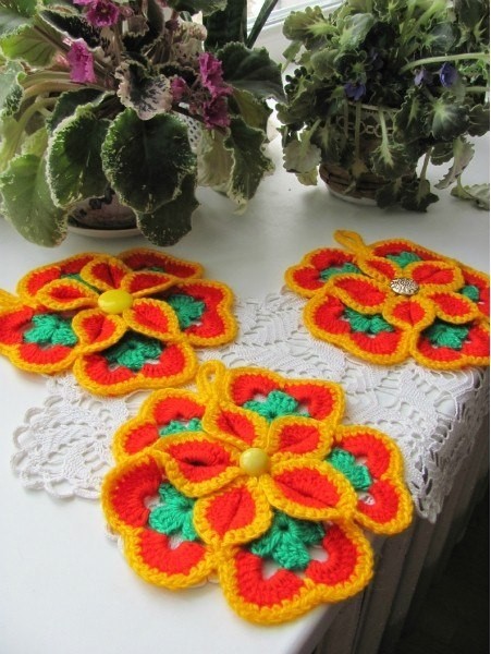 ​Яркие прихватки