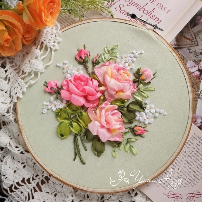 Шикарные цветы вышитые летами: идеи для вдохновения Шикарные цветы вышитые летами: идеи для вдохновения