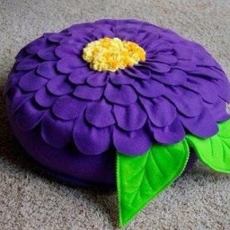 ​Подушка в виде цветка