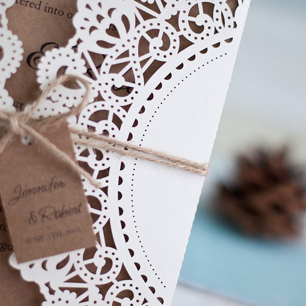 Стильная упаковка из ажурных салфеток