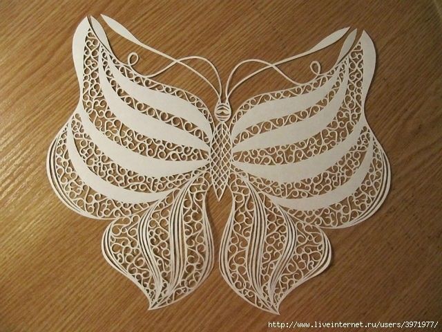 ​Изумительной красоты бабочки, вырезанные из бумаги