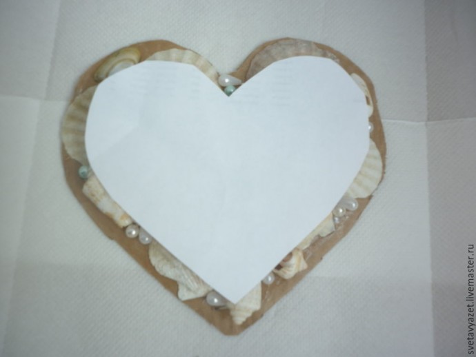 Панно из ракушек и бусин Панно из ракушек и бусин