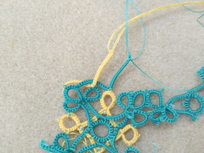 Зажим в технике фриволите