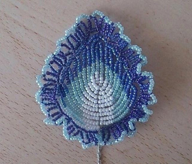 Цветок ириса из бисера