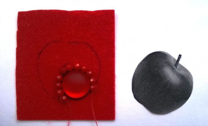 Вышиваем бисером объемную брошь-кулон "Наливное яблочко" Вышиваем бисером объемную брошь-кулон "Наливное яблочко"