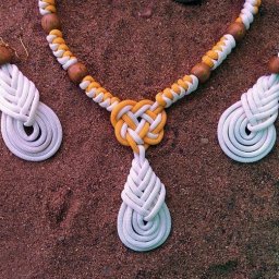 Плетеные колье и серьги