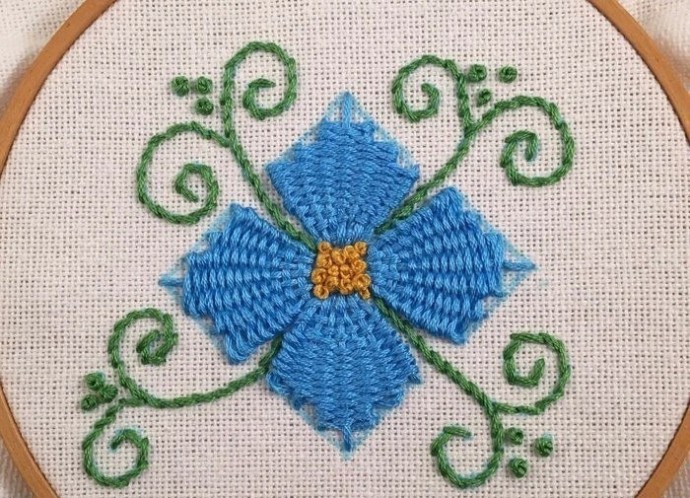 Учимся вышивать объемные цветы