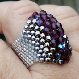 Уникальное кольцо из бисера