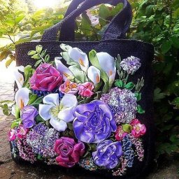 Вышивка лентами на сумках