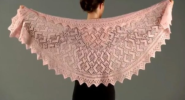 Ажурная шаль спицами