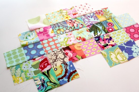 Дорожная подушка в стиле пэчворк