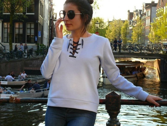 Свитшот на шнуровке Свитшот на шнуровке