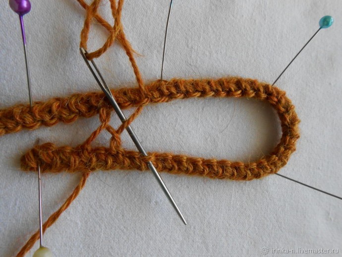 Жилет в технике шнуркового кружева