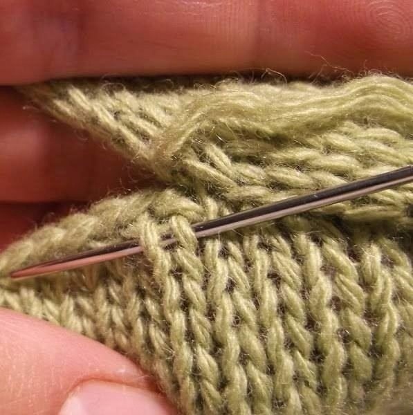 Вшиваем рукав в вязанное изделие