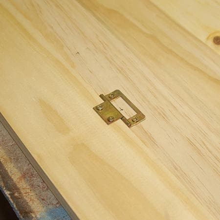 Откидной полукруглый столик