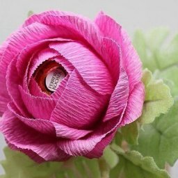 ​Сладкая розочка с конфеткой внутри