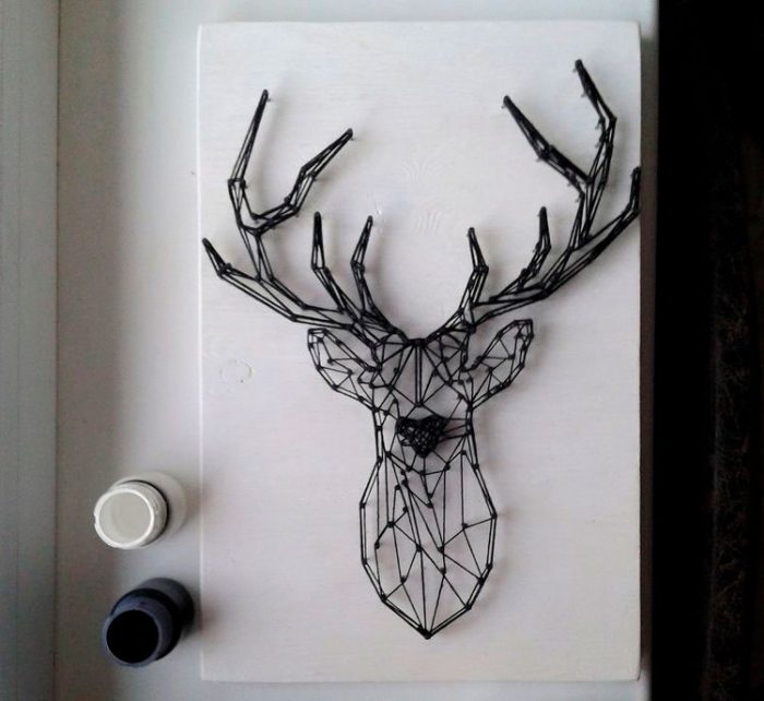 Стринг-арт картина из гвоздей и ниток: олень