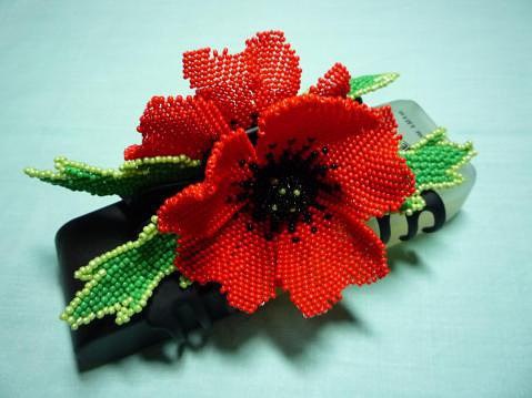 Цветок мака из бисера