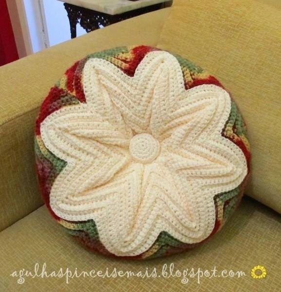 Красивая двусторонняя подушка