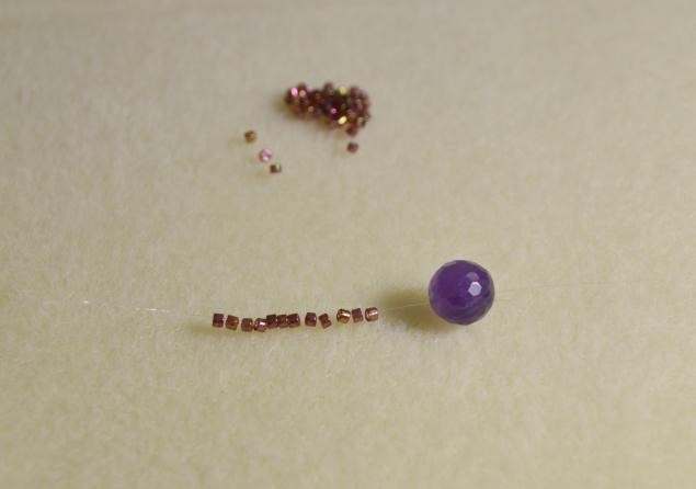 Оплетение бусины бисером