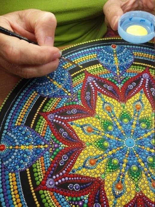 Очень красивые работы с точечной росписью Очень красивые работы с точечной росписью