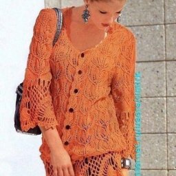 Жакетик на пуговицах со шнурком