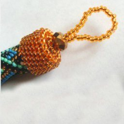 Простой и удобный колпачок для жгута из бисера