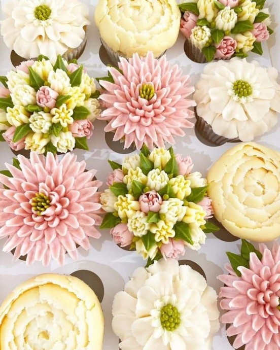 Кексы с нежным цветочным декором: идеи для вдохновенного творчества