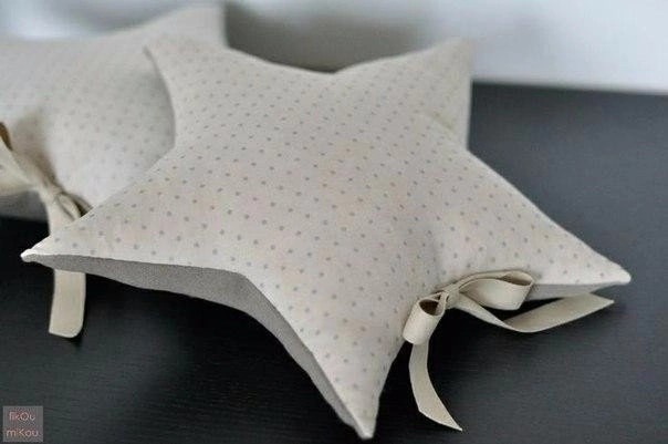 Декоративная подушечки в виде звезды Декоративная подушечки в виде звезды