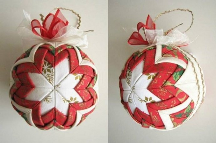 ​Новогодние шары из лоскутов