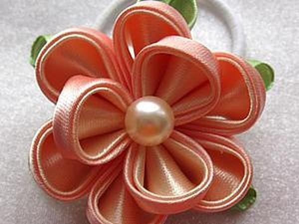 Резиночка для волос канзаши