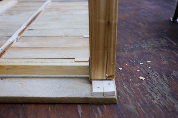 Самодельный уличный стол